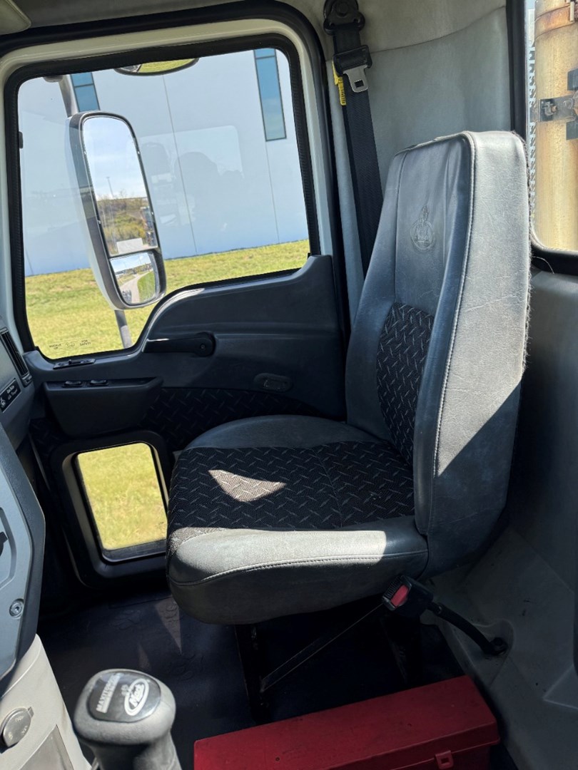 2016 MACK CXU613 - USED TRUCKS DAY CAB - image 17